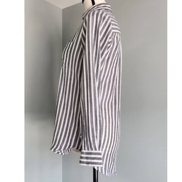 Lord & Taylor Women's Striped button-down Shirt Size US SP - Picture 2 of 8